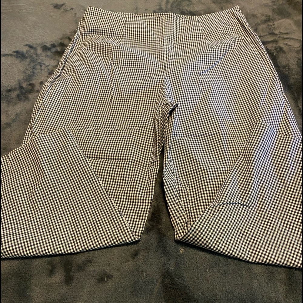 Vintage Briggs Capri. Size 6P. Side zip